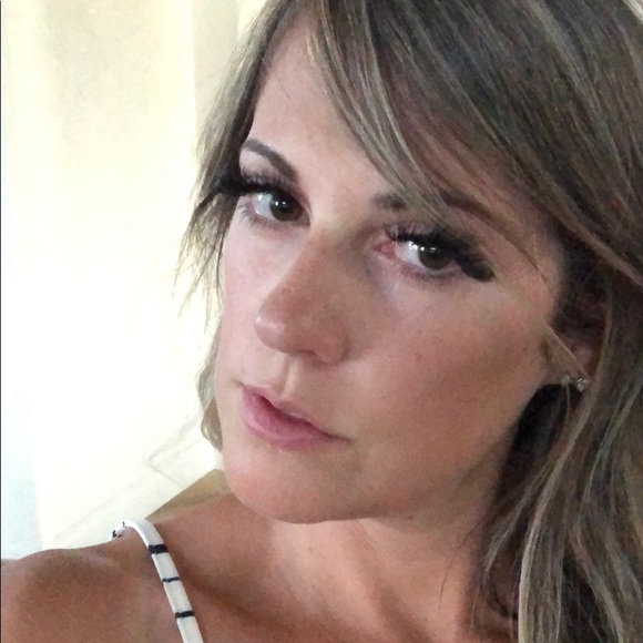 Meet your Posher, Jennie - Picture 1 of 1